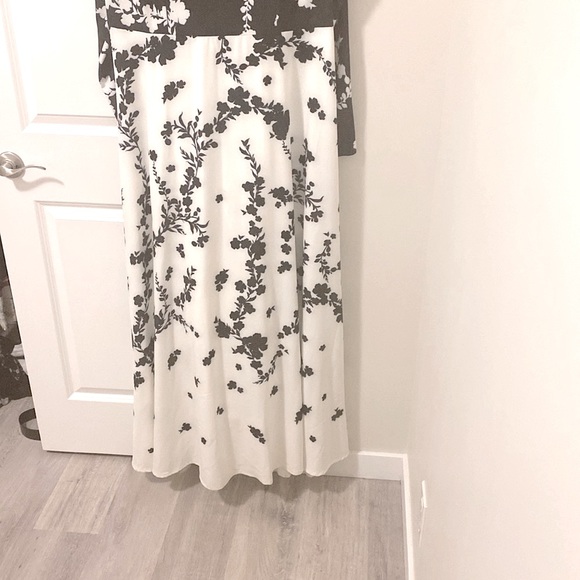 New without tags. Elegant gown/maxi dress. - Picture 4 of 10